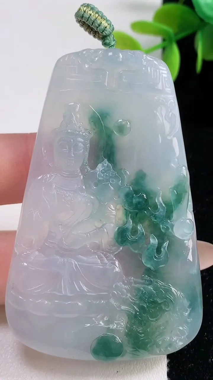 天然A货翡翠种飘花文殊菩萨吊坠，尺寸66.4-41.8-6.5，重量:36.12g
11月10日