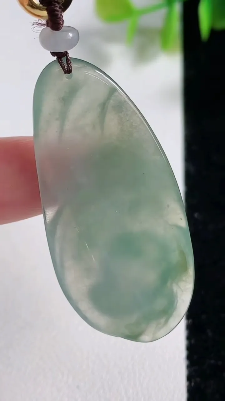 天然A货翡翠花开富贵吊坠，尺寸43.8-21-8.3，重量:13.53g
11月10日