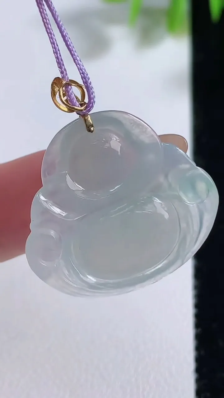 天然A货翡翠种白冰佛公吊坠，尺寸23.8-26.5-4.4，重量:4.14g
11月10日