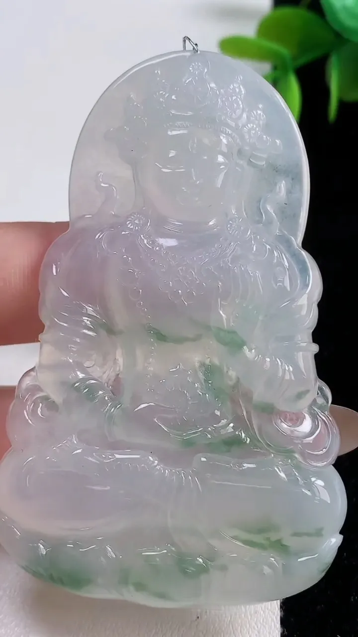 天然A货翡翠度母观音菩萨吊坠，尺寸69.2-43.2-6.2，重量:31.20g
11月10日