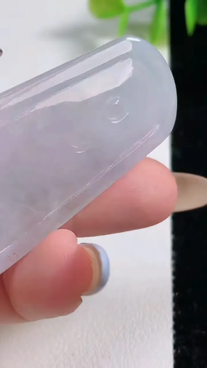 天然A货翡翠大日如来吊坠，尺寸48.7-24.2-5.4，重量:14.35g
11月10日