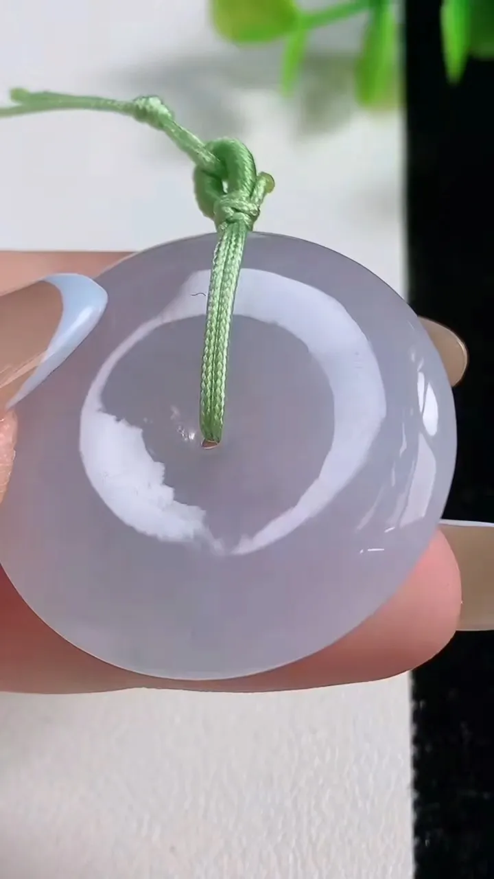 天然A货翡翠平安扣吊坠，尺寸33.2-6，重量:14.34g
11月10日