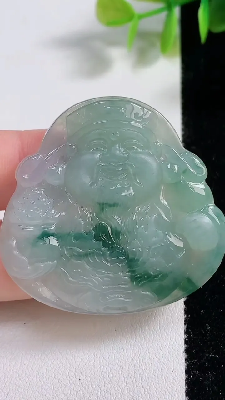 天然A货翡翠冰种飘花财神爷吊坠，尺寸42-43.8-5.8，重量:20.16g
11月10日