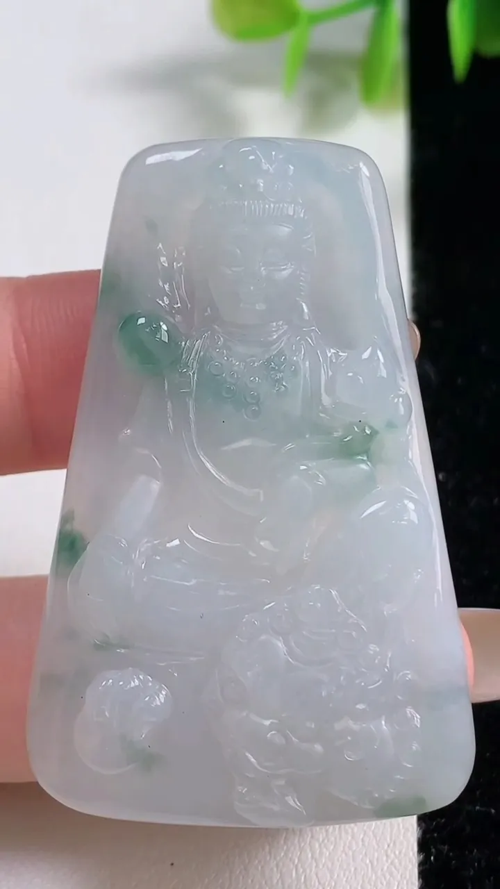 天然A货翡翠冰种飘花文殊菩萨吊坠，尺寸51-33.4-6.2，重量:19.61g
11月10日