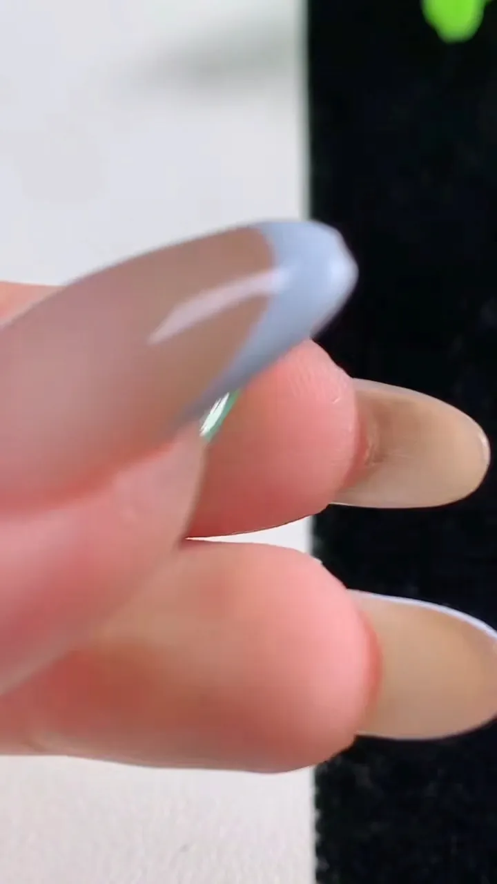 天然A货翡翠莲蓬吊坠，尺寸20.4-15.8-7，重量:3.41g
11月10日