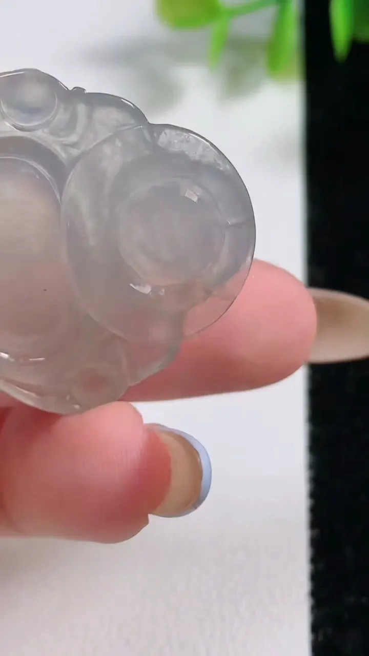 天然A货翡翠佛公吊坠，尺寸28.2-32.2-5.4，重量:7.50g
11月10日