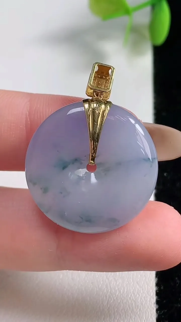 天然A货翡翠种紫罗兰 飘花平安扣吊坠，尺寸24.2-4.8，重量:6.94g
11月10日