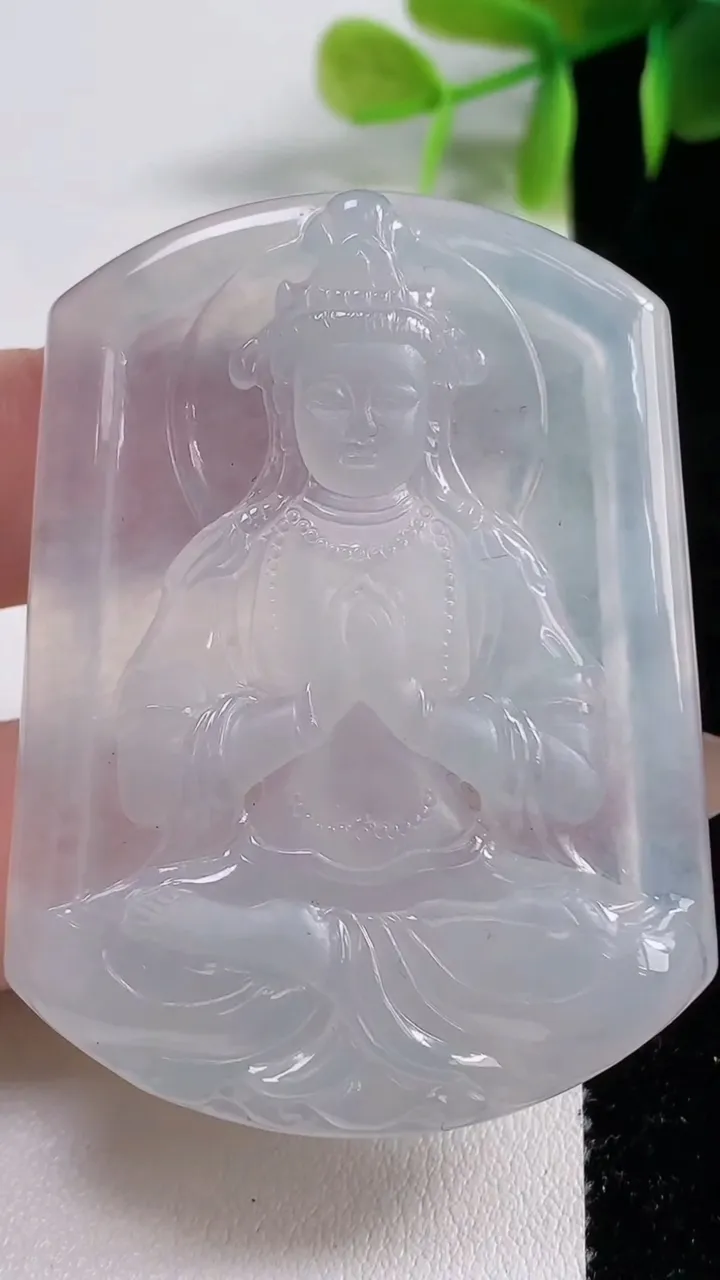 天然A货翡翠观音菩萨吊坠，尺寸54.8-41.2-6.6，重量:28.09g
11月10日