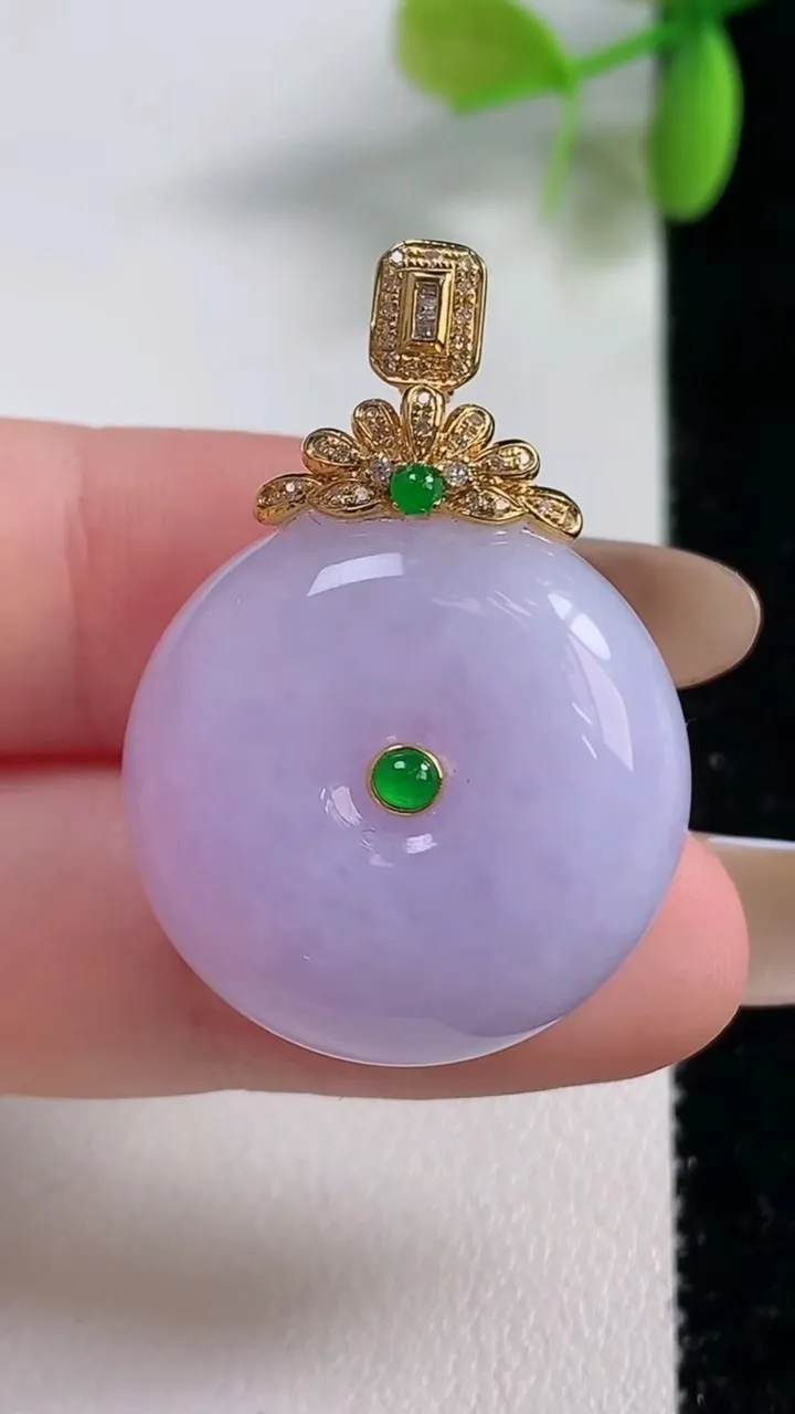 天然A货翡翠种紫罗兰平安扣吊坠，尺寸23.4-12.6，重量:16.66g
11月10日