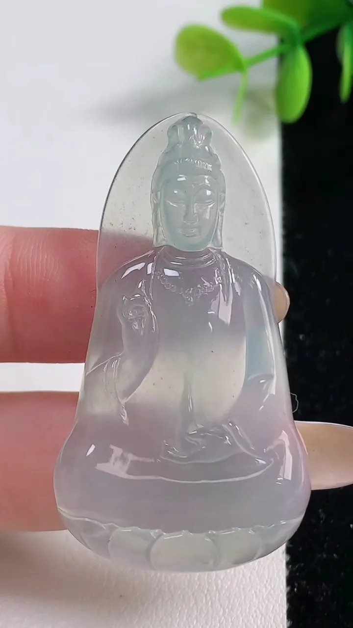 天然A货翡翠素衣观音菩萨吊坠，尺寸49-27.3-5，重量:11.26g
11月10日