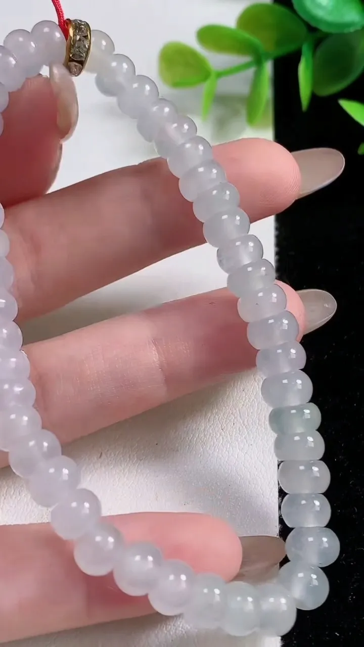 天然A货翡翠种白冰算盘珠手串45颗，尺寸6.8-3.7，重量:18.39g11月10日
工厂直销收藏