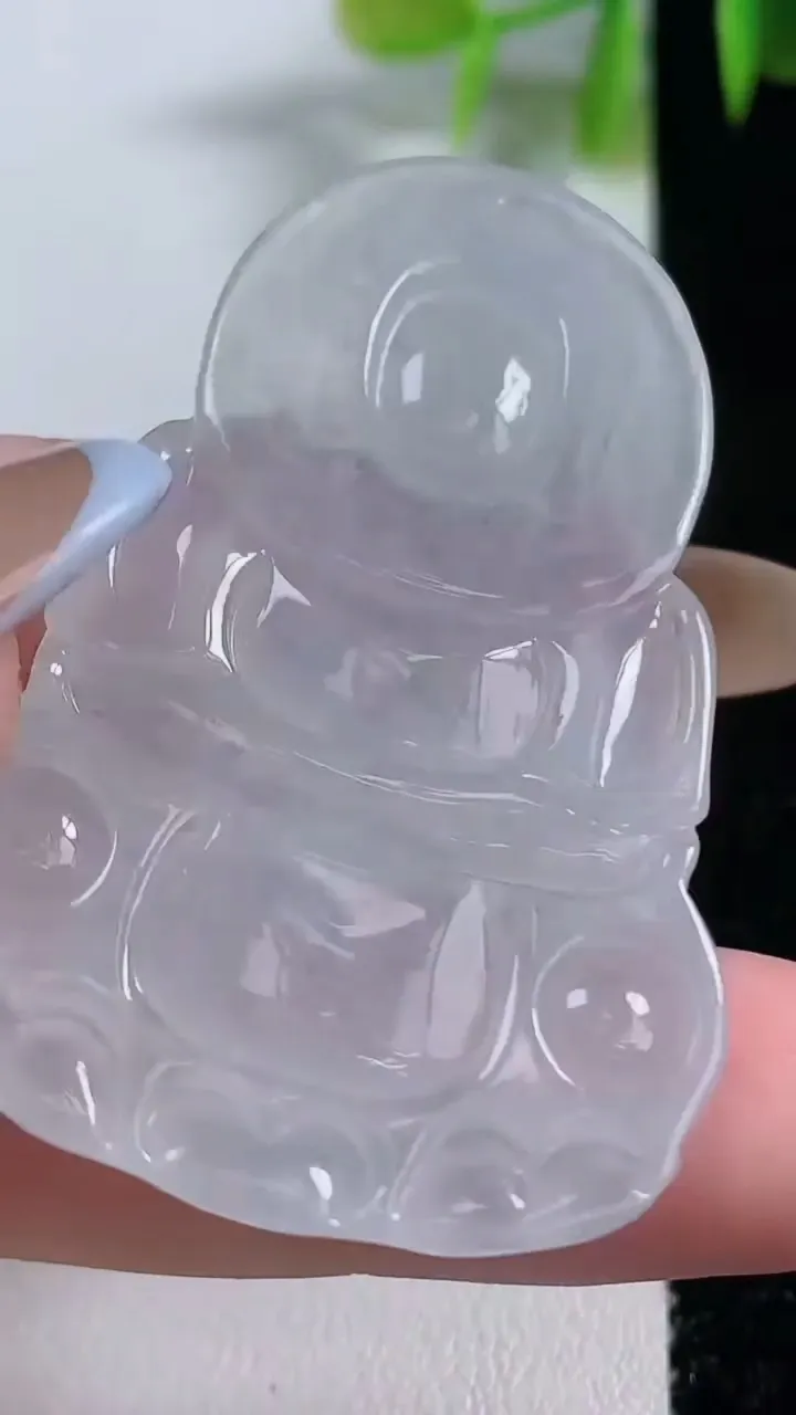 天然A货翡翠正装观音菩萨吊坠，尺寸50.7-33.3-5.3，重量:14.48g
11月10日