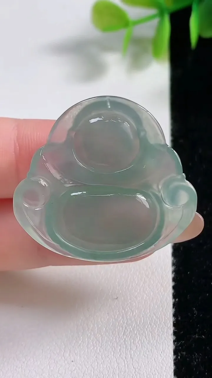 天然A货翡翠佛公吊坠，尺寸29.8-33.7-5.8，重量:8.70g
11月10日