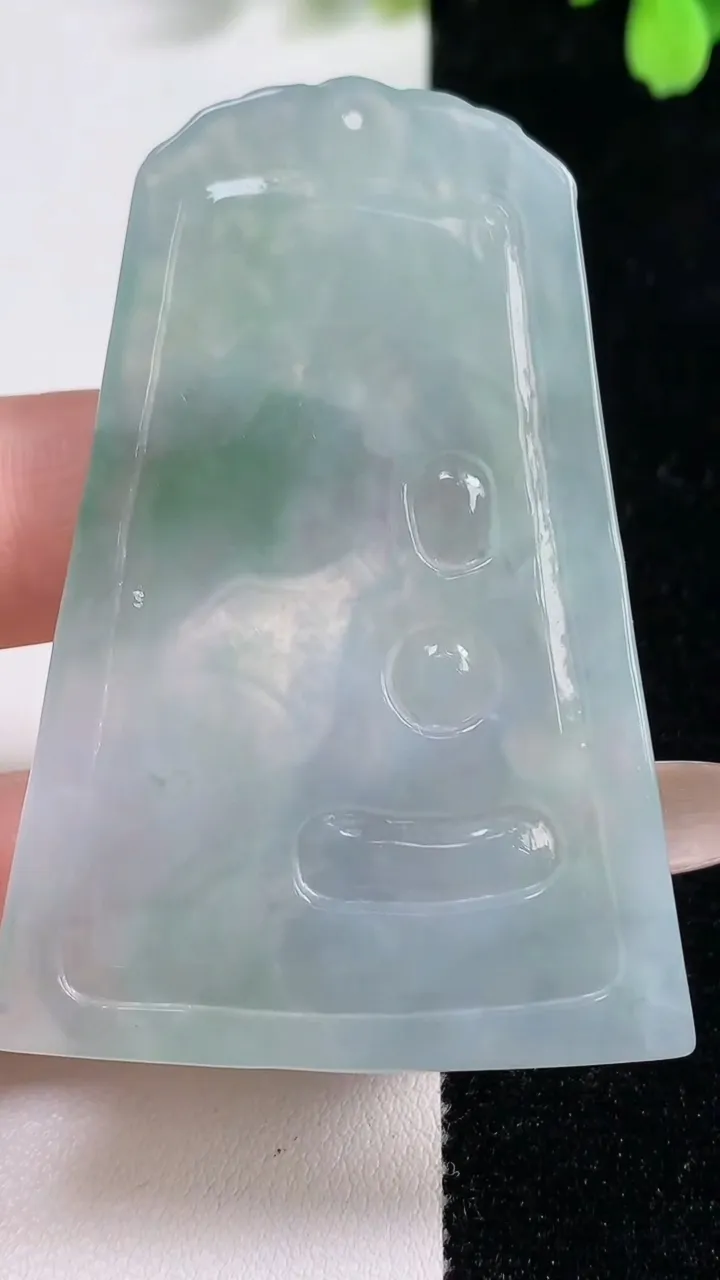 天然A货翡翠普贤菩萨吊坠，尺寸60.6-42.4-5.6，重量:23.30g
11月10日