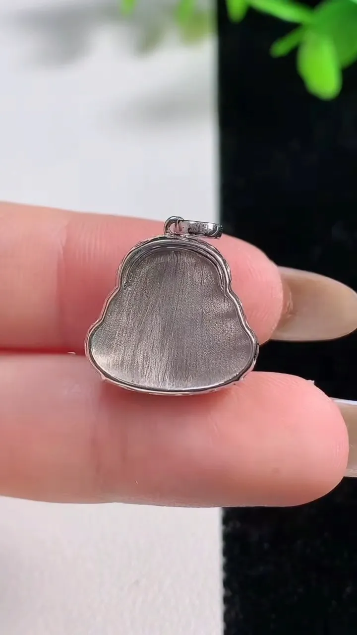 天然A货翡翠佛公吊坠，尺寸20.2-15-16.8-7.4，重量:3.09g
11月10日