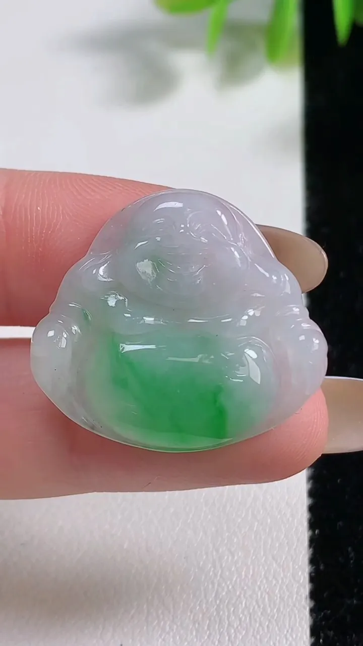 天然A货翡翠佛公吊坠，尺寸24.4-27.5-4.3，重量:4.63g
11月10日
