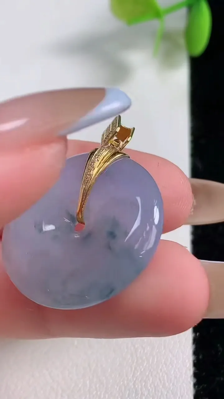 天然A货翡翠种紫罗兰 飘花平安扣吊坠，尺寸24.2-4.8，重量:6.94g
11月10日