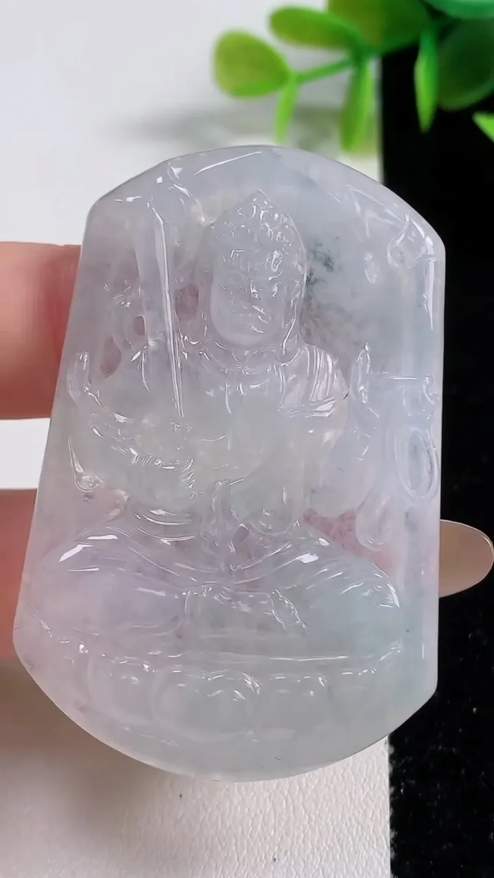 天然A货翡翠不动明王吊坠，尺寸54.8-36-5.4，重量:22.11g
11月10日