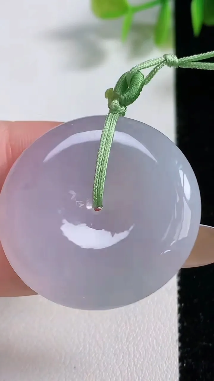 天然A货翡翠平安扣吊坠，尺寸33.2-6，重量:14.34g
11月10日