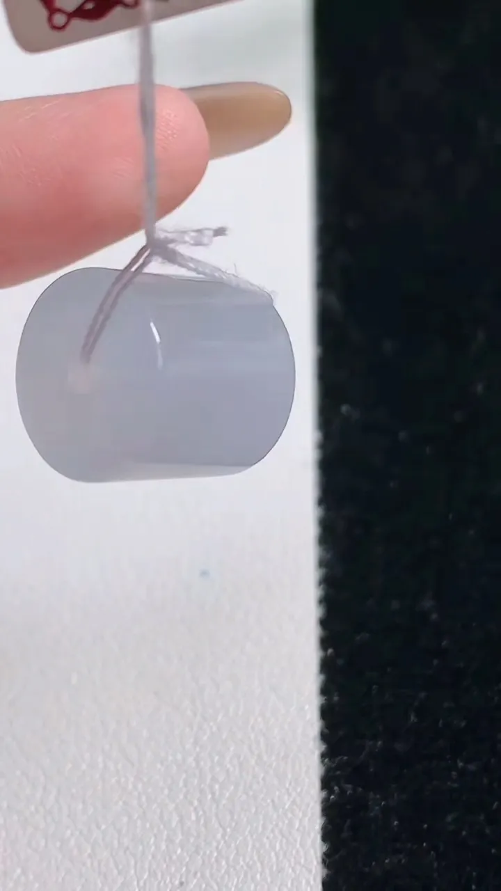 天然A货翡翠冰种路路通吊坠，尺寸13-13.2，重量:6.14g
11月10日