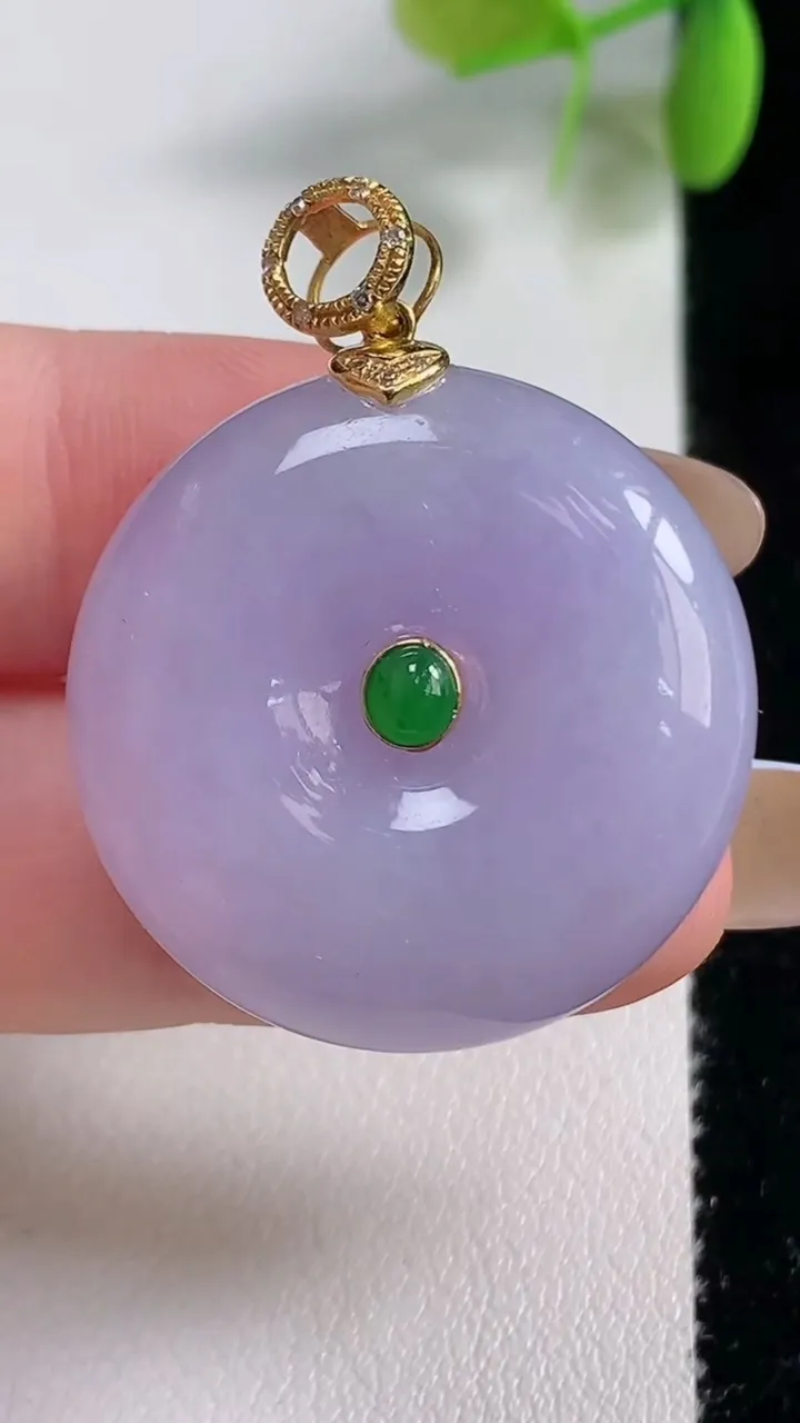 天然A货翡翠种紫罗兰平安扣吊坠，尺寸28-9.6，重量:17.21g
11月10日