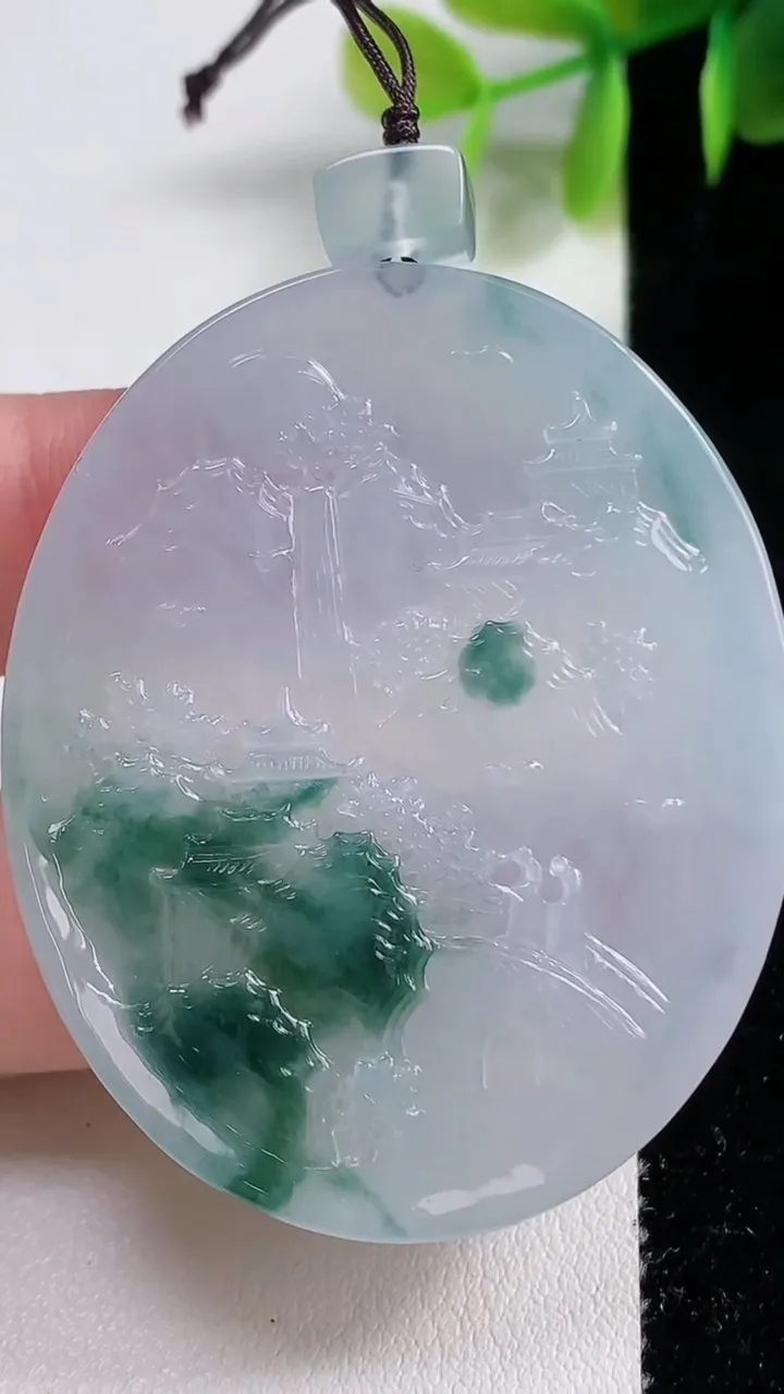 天然A货翡翠牌吊坠，尺寸51-42-5.1，重量:27.06g
11月10日