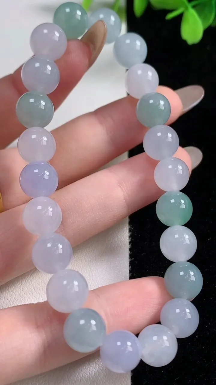 天然A货翡翠种春带彩 紫罗兰圆珠手串22颗，尺寸9.3，重量:29.02g11月10日
工厂直销收藏佳品,种好水足，色泽均匀，有种有色，上手高大气！