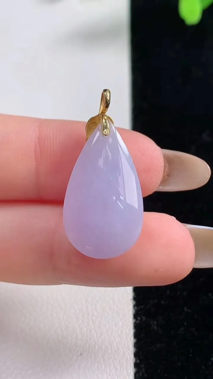 天然A货翡翠种紫罗兰水滴吊坠，尺寸24-13.2-7.7，重量:4.01g
11月10日