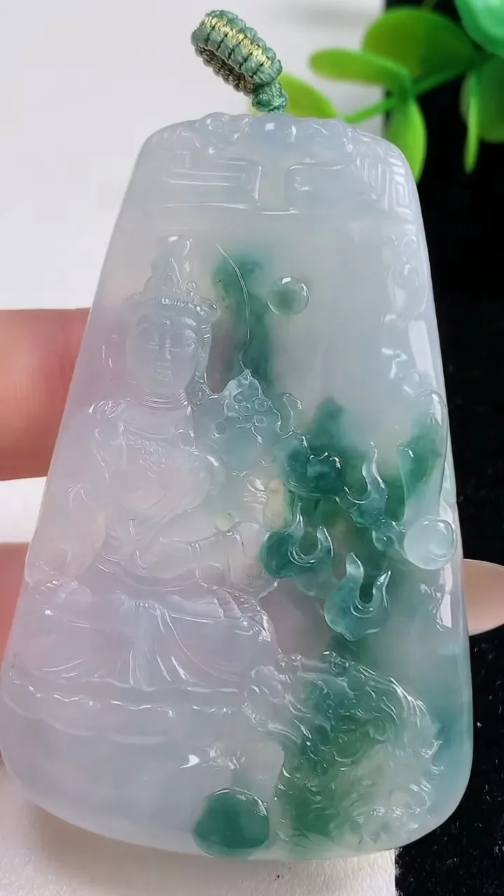 天然A货翡翠种飘花文殊菩萨吊坠，尺寸66.4-41.8-6.5，重量:36.12g
11月10日