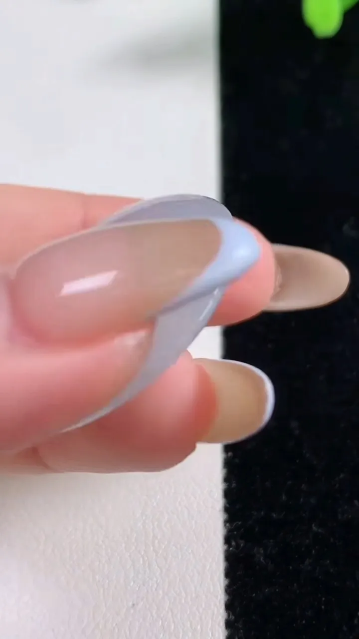 天然A货翡翠冰种飘花平安扣吊坠，尺寸31.2-6，重量:11.56g
11月10日