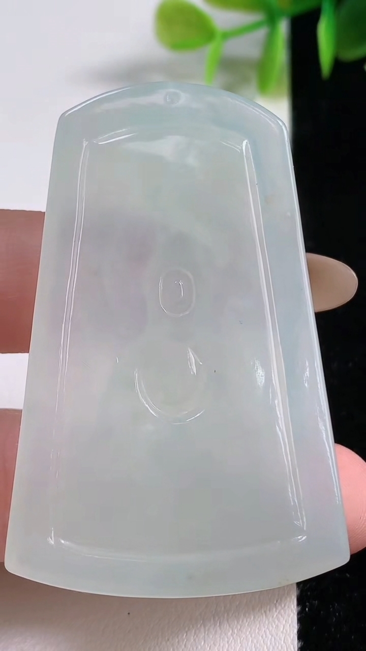 天然A货翡翠普贤菩萨吊坠，尺寸54.7-34.81-5.1，重量:22.33g
11月10日