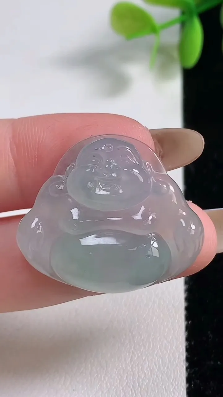 天然A货翡翠佛公吊坠，尺寸25.4-29.7-6.3，重量:8.16g
11月10日