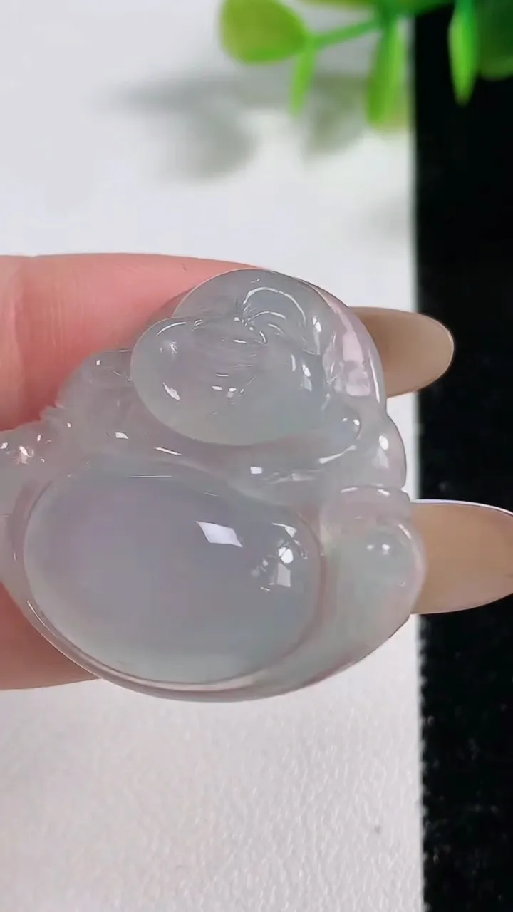 天然A货翡翠佛公吊坠，尺寸30.2-32-6.8，重量:9.40g
11月10日