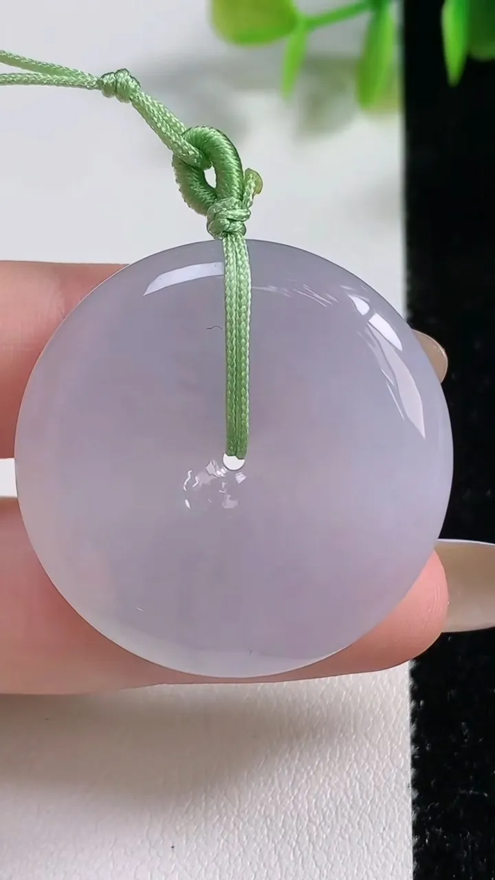 天然A货翡翠平安扣吊坠，尺寸33.2-6，重量:14.34g
11月10日