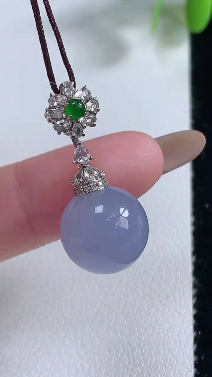 天然A货翡翠种紫罗兰圆珠吊坠，尺寸12.5，重量:4.79g
11月10日