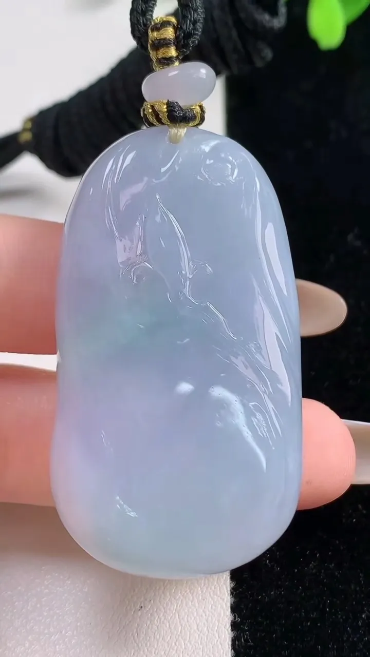天然A货翡翠春带彩 紫罗兰无相观音菩萨吊坠，尺寸49-27-10.6，重量:38.73g
11月10日