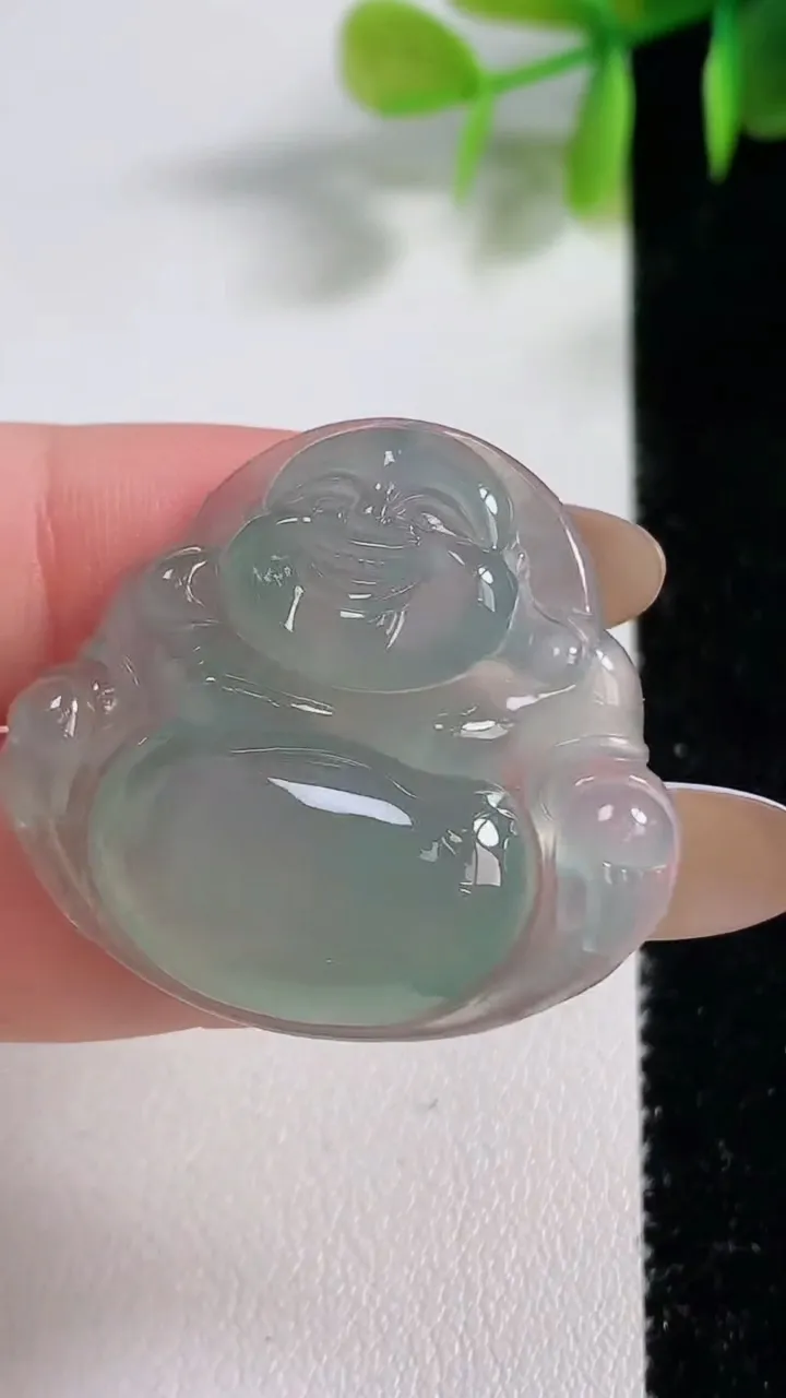 天然A货翡翠佛公吊坠，尺寸29.8-33.7-5.8，重量:8.70g
11月10日