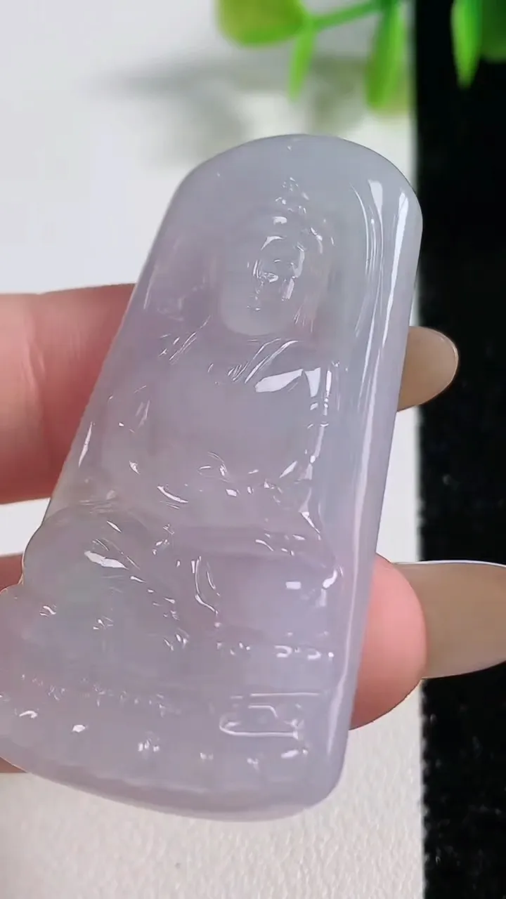 天然A货翡翠大日如来吊坠，尺寸48.7-24.2-5.4，重量:14.35g
11月10日