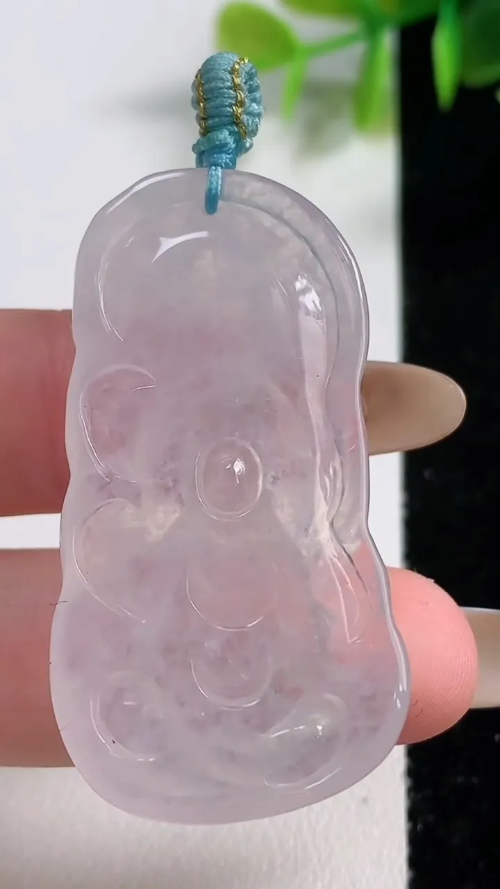 天然A货翡翠大势至观音菩萨吊坠，尺寸45.4-24.3-7.2，重量:13.28g
11月10日