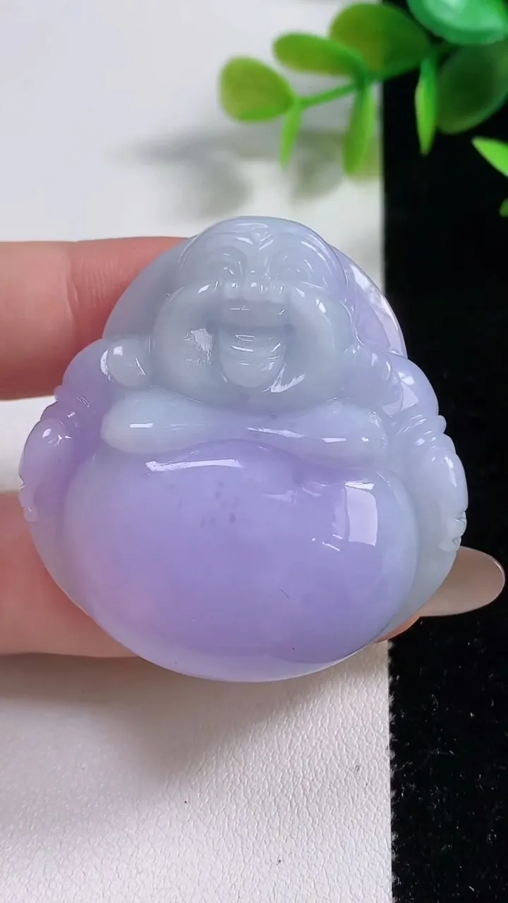 天然A货翡翠冰种紫罗兰佛公吊坠，尺寸43.2-42.2-13.2，重量:43.00g
11月10日