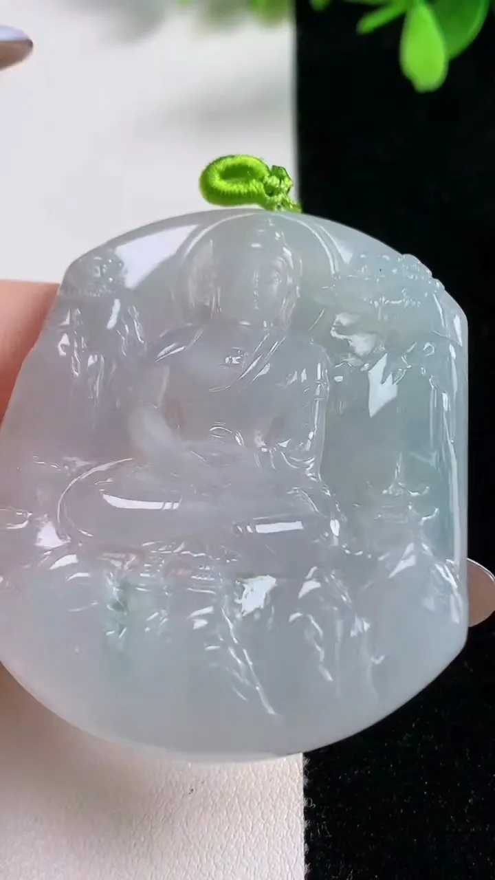 天然A货翡翠山水大日如来吊坠，尺寸50.7-43.4-5.3，重量:24.40g
11月10日