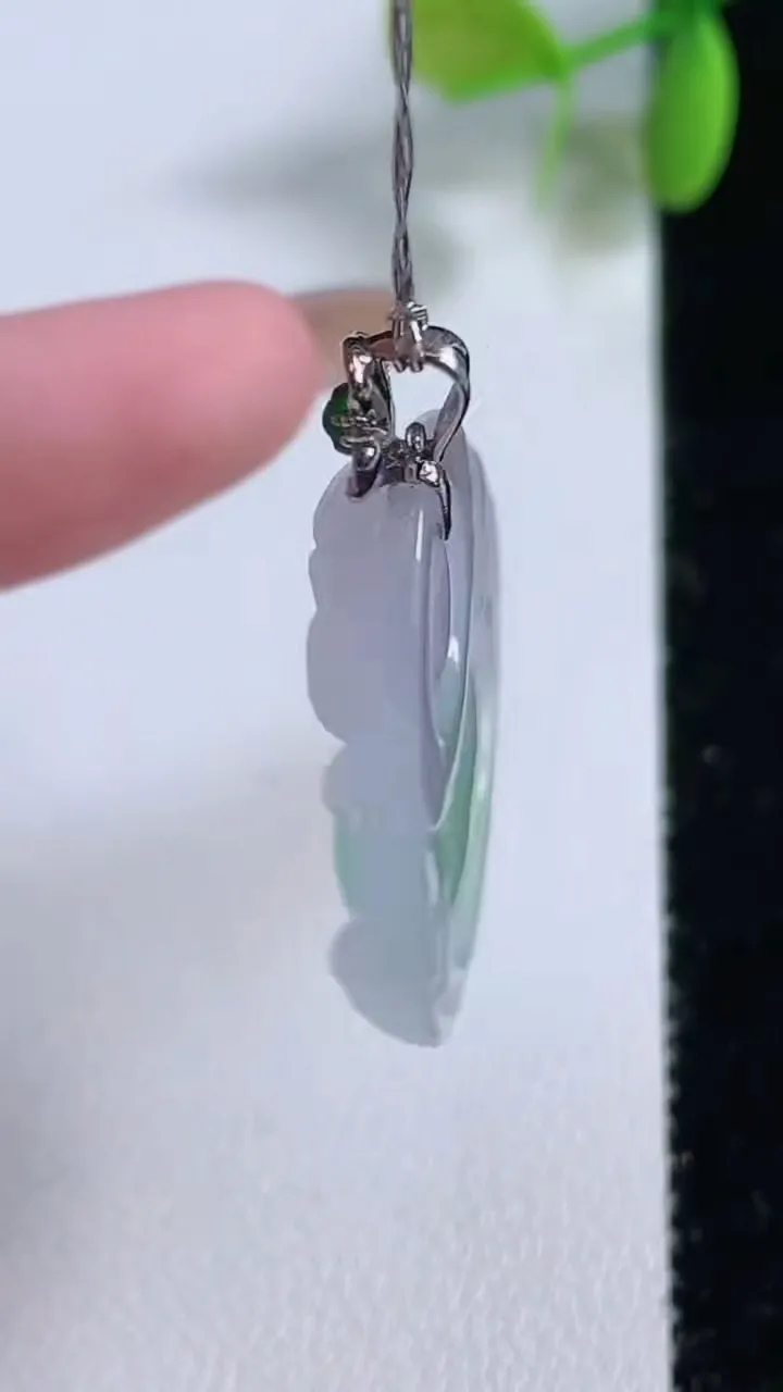 天然A货翡翠佛公吊坠，尺寸25.2-28.4-5.6，重量:6.52g
11月10日