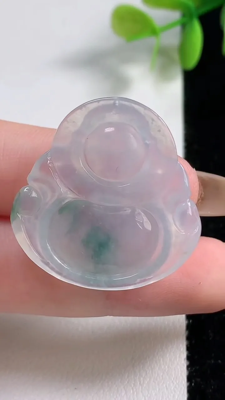 天然A货翡翠种飘花佛公吊坠，尺寸30.3-30.3-6，重量:8.21g
11月10日