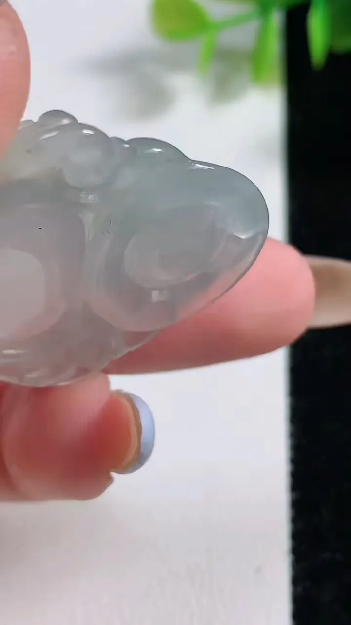 天然A货翡翠佛公吊坠，尺寸30.2-32-6.8，重量:9.40g
11月10日