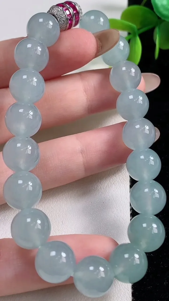 天然A货翡翠圆珠手串18颗，尺寸10.3，重量:38.53g11月10日
工厂直销收藏佳品,种好水足