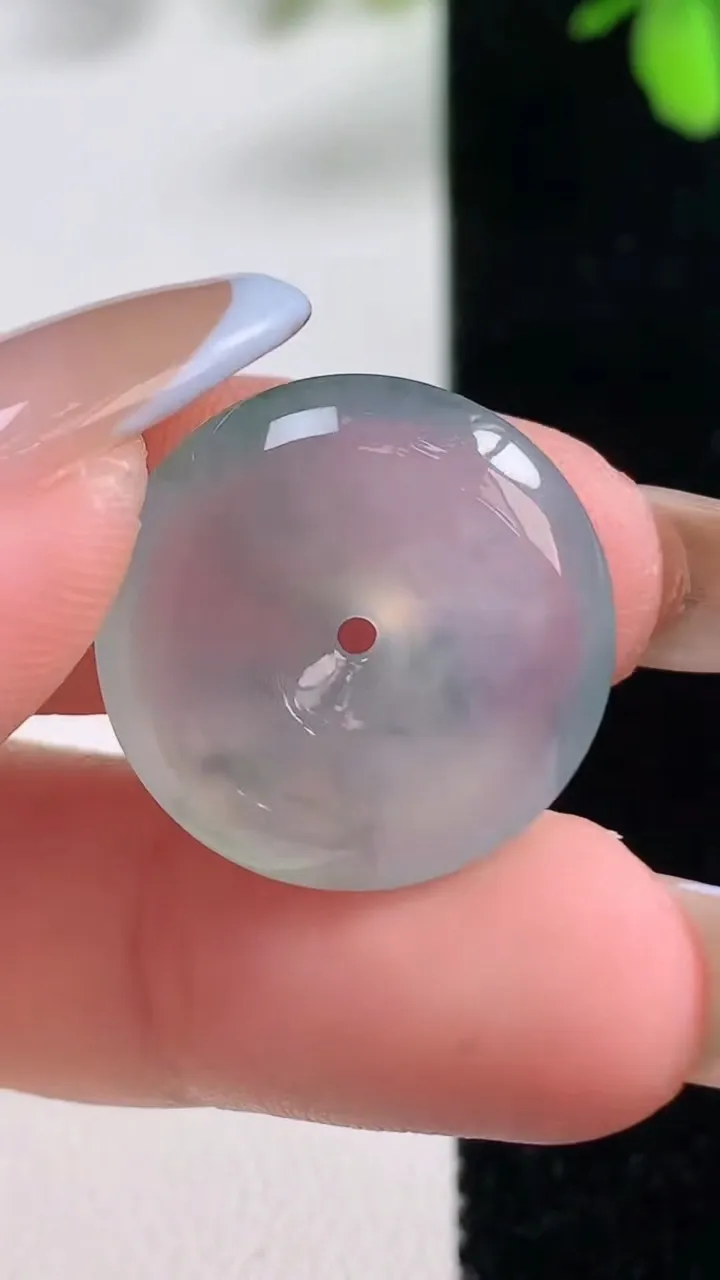 天然A货翡翠冰种飘花平安扣吊坠，尺寸20.6-5.3，重量:4.48g
11月11日