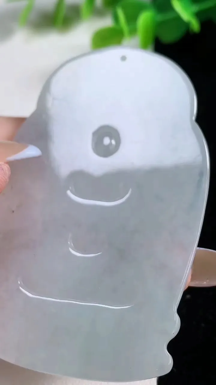 天然A货翡翠千手观音菩萨吊坠，尺寸68.2-41-6，重量:33.60g
11月11日