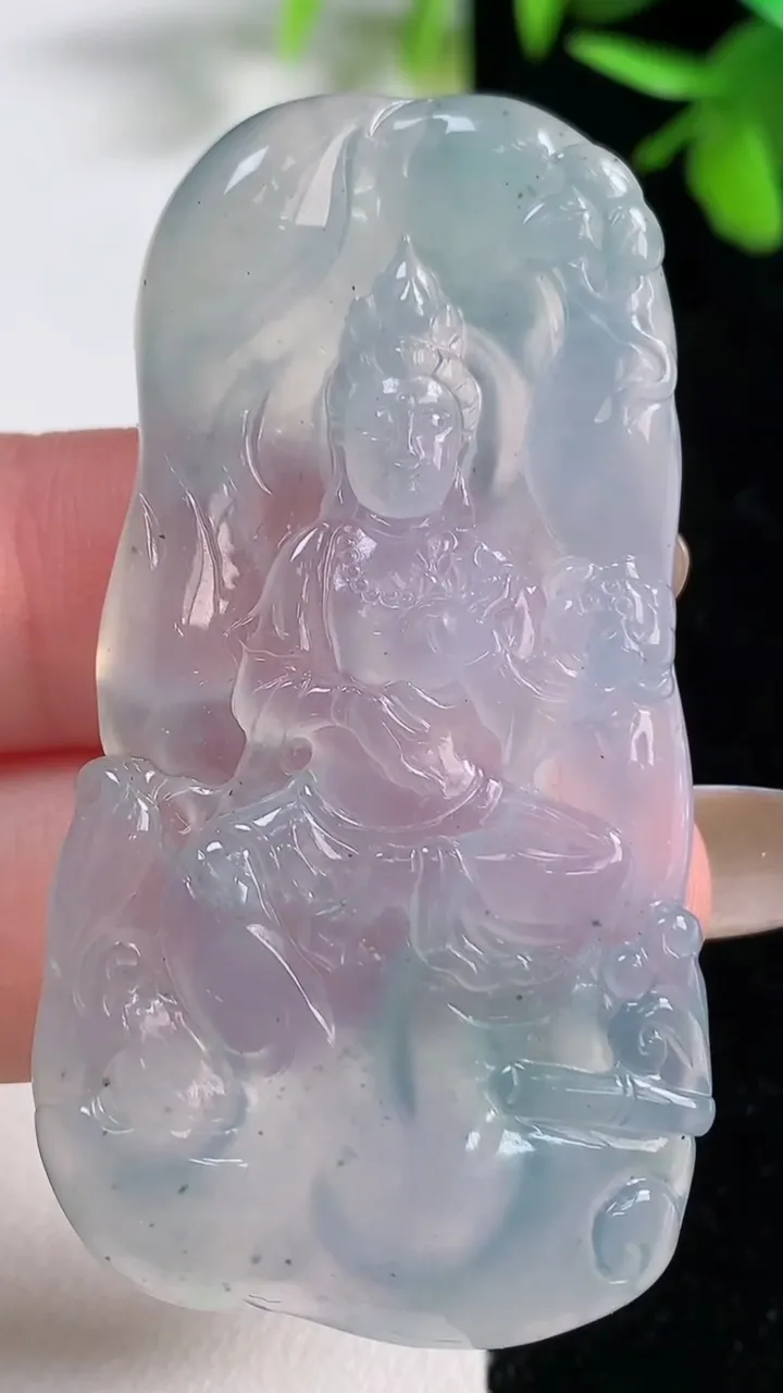 天然A货翡翠大势至观音菩萨吊坠，尺寸55.5-30.3-6，重量:20.09g
11月11日