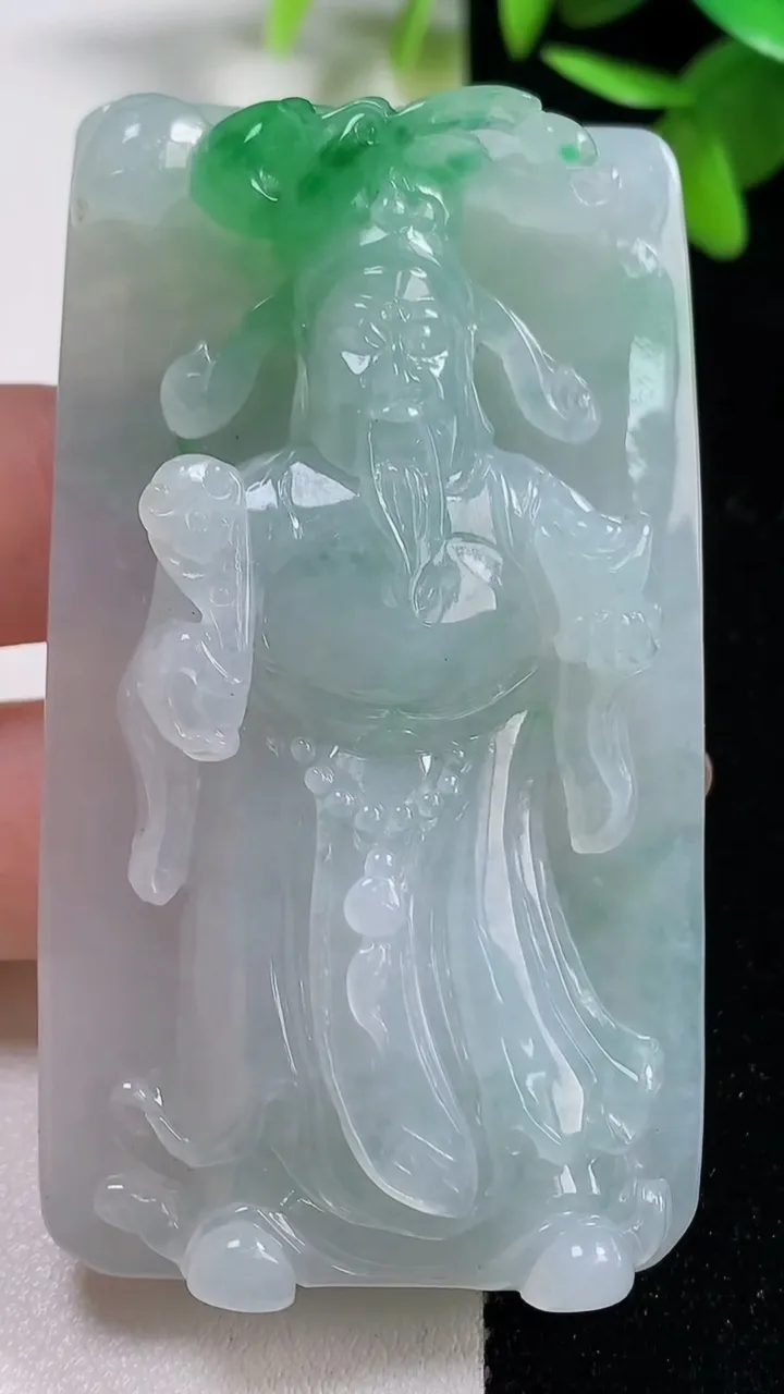 天然A货翡翠财神爷吊坠，尺寸65.2-37.6-12.3，重量:60.63g
11月11日