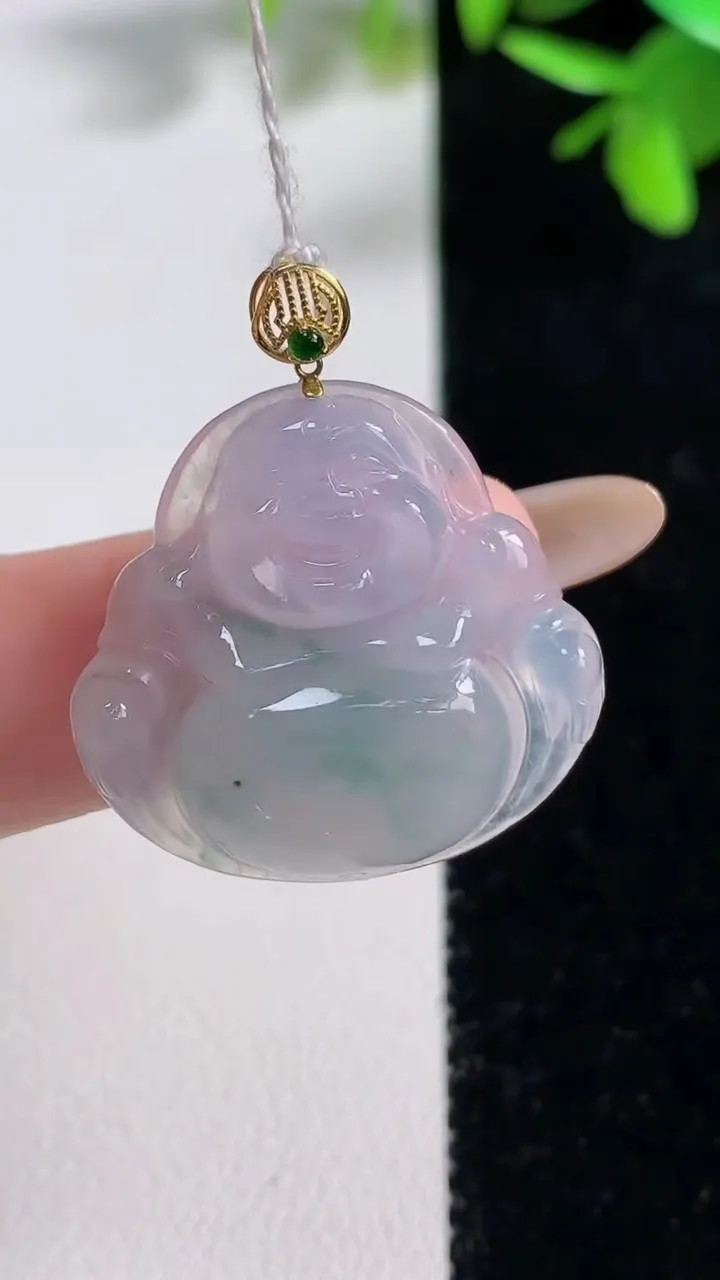 天然A货翡翠种飘花佛公吊坠，尺寸24.8-26-5，重量:5.03g
11月11日